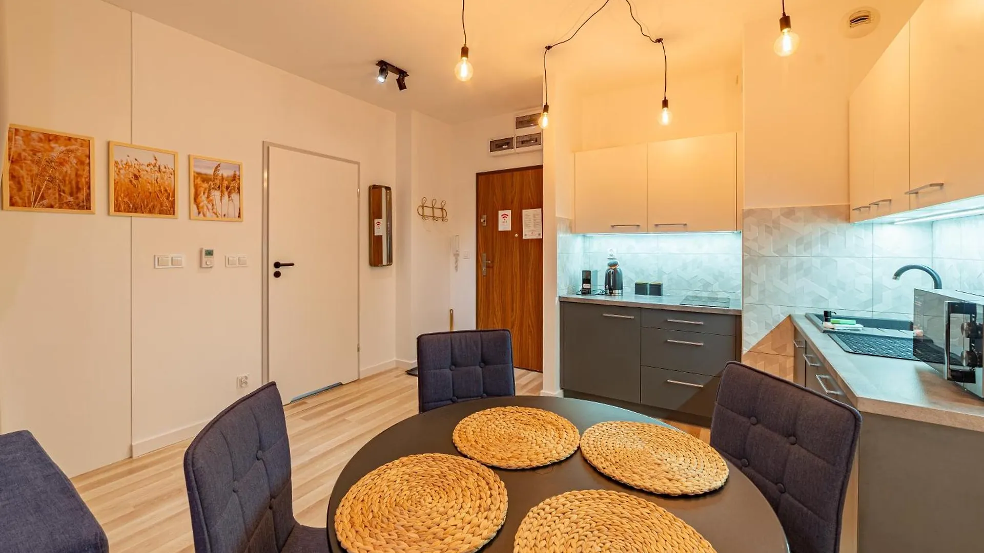 Rentplanet - Apartament Bema Wroclaw 0*,  Poland
